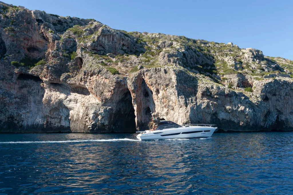 FIART 47 luxury yacht available for the Sunset Experience along the Amalfi Coast